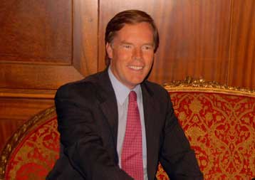 Δύσκολο το θέμα της ονομασίας της ΠΓΔΜ, λέει ο Νίκολας Μπερνς