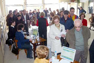 Τρία σενάρια εξετάζουν στο ΠΑΣΟΚ για το εκλογικό σώμα της 11ης Νοεμβρίου