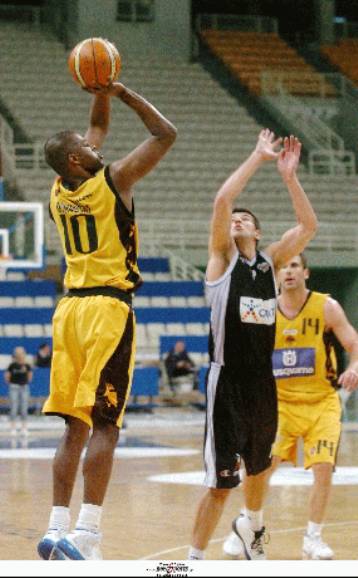 Στη Λοκομοτίβ Ροστόφ θα συνεχίσει την καριέρα του ο Νέστορας Κόμματος