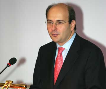 Για διάλογο προτού ληφθεί απόφαση για την ΟΑ δεσμεύτηκε ο Κ.Χατζηδάκης