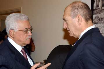 «Κοινή διακήρυξη» για τη Μ.Ανατολή θα συζητήσουν Αμπάς-Ολμέρτ