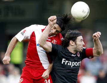 Ο Αμανατίδης χάρισε στην Αϊντραχτ την ισοπαλία με την Κότμπους