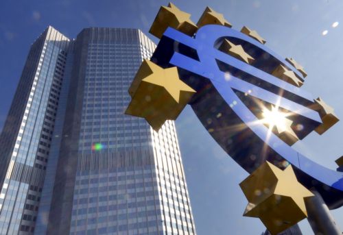 «Βουτιά στο άγνωστο» η αναδιάρθρωση χρέους στην Ευρωζώνη, λένε στελέχη της ΕΚΤ