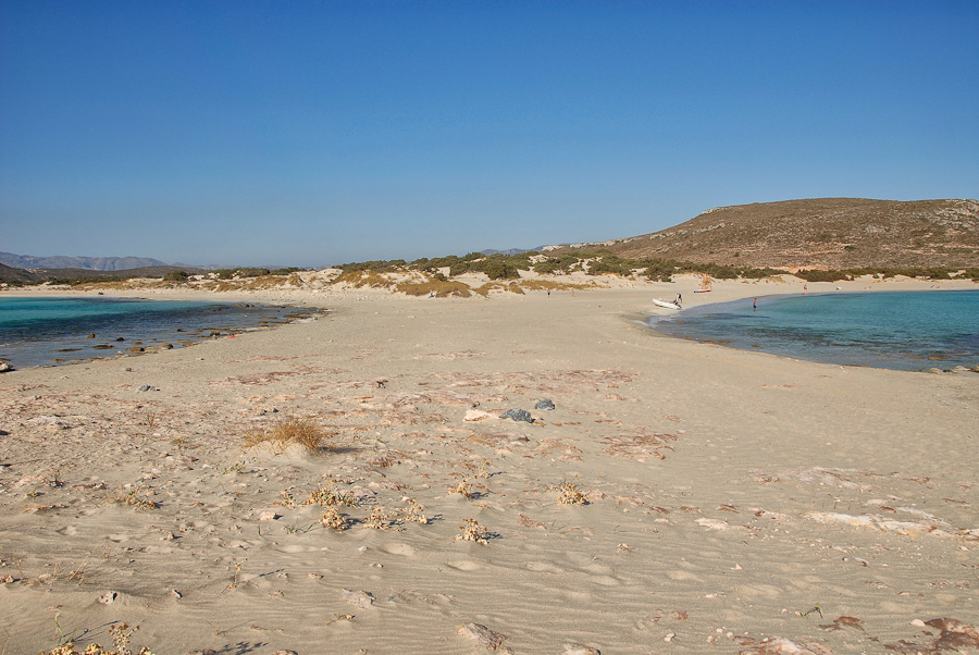 Ελαφόνησος, κρυστάλλινα νερά και εξωτικές παραλίες