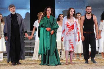 Στη Νέα Υόρκη ταξιδεύει το Εθνικό Θέατρο με την «Ηλέκτρα» του Σοφοκλή