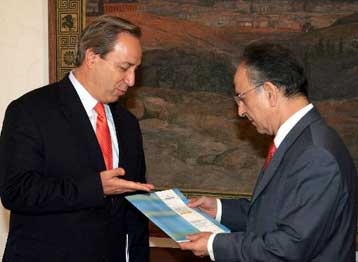 Ανάπτυξη 4% και έλλειμμα 1,7% προβλέπει το προσχέδιο του προϋπολογισμού για το 2008