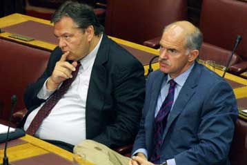 Αμφίρροπη η μάχη για την εκλογή προέδρου στο ΠΑΣΟΚ, σύμφωνα με νέα γκάλοπ