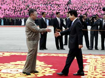 Ιστορική σύνοδο κορυφής Βορείου και Νοτίου Κορέας φιλοξενεί η Πιονγιάνγκ