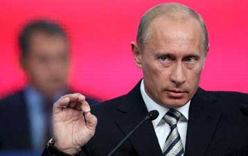 Στάση αναμονής από ΕΕ και ΗΠΑ για τον… πρωθυπουργό Βλαντιμίρ Πούτιν