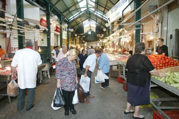 Πάταξη του παραεμπορίου ζήτησαν οι έμποροι της κεντρικής λαχαναγοράς από τον Γ.Βλάχο