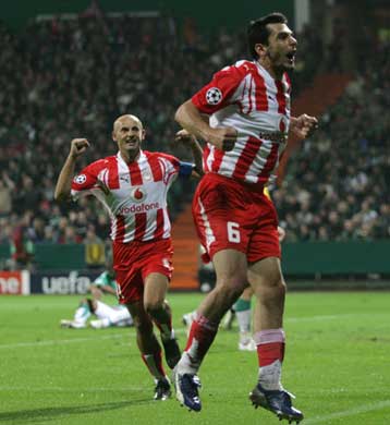 Τράβηξε από… 31 και έβγαλε «διπλό» ο Ολυμπιακός με 3-1 επί της Βέρντερ στη Βρέμη