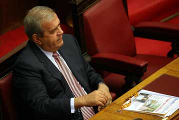 Αλλαγή του θεσμικού πλαισίου για τα κέντρα υποδοχής μεταναστών προανήγγειλε το ΥΠΕΣ