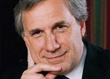 O τέως διευθυντής του Monde συνεργάτης του Σαρκοζί