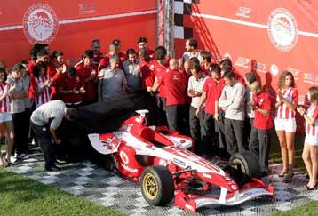 Το μονοθέσιο και τη συμμετοχή στο Superleague Formula, παρουσίασε ο Ολυμπιακός