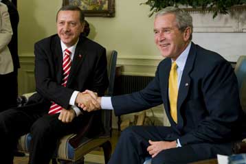 Πιέσεις Ερντογάν προς Μπους για αποτροπή της αναγνώρισης της Γενοκτονίας των Αρμενίων