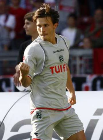 Επιστροφή στις νίκες για τη Βέρντερ, «στραβοπάτησαν Σάλκε, Στουτγκάρδη