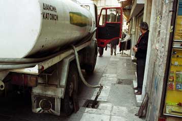 Επιστροφή του φόρου πετρελαίου θέρμανσης στους πρατηριούχους εξετάζει η κυβέρνηση