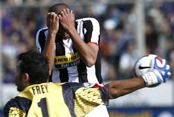 Στη Λάτσιο ξέσπασε η Μίλαν, η Ρόμα πέρασε από την Πάρμα και έπιασε τη Γιουβέντους