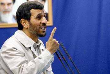 Συμπλοκές φοιτητών στο πανεπιστήμιο της Τεχεράνης πριν από ομιλία Αχμαντινετζάντ