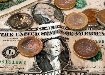 Προς τα 1,40 δολάρια υποχωρεί το ευρώ εν μέσω προσδοκιών στήριξης του δολαρίου