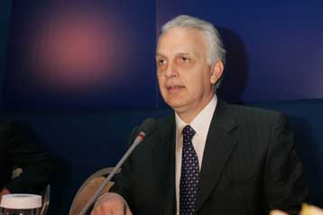 O Έλληνας δεν είναι υπερχρεωμένος, δηλώνει ο Ν.Νανόπουλος