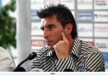 Ο Ζαγοράκης δεν έχει εγκαταλείψει τις σκέψεις περί παραίτησης