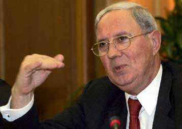 Περικοπές στις πρόωρες συντάξεις και σφικτή εισοδηματική πολιτική προτείνει η ΤτΕ