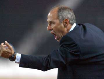 Παρατηρήσεις του Μάουρερ στους παίκτες του ΟΦΗ για τα λάθη στην Τούμπα