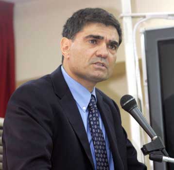 Απάντηση στον Ερασιτέχνη αναμένεται να δώσει ο Γ. Βαρδινογιάννης