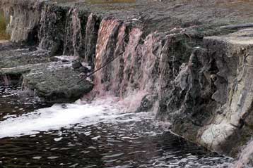 H Αυτοδιοίκηση συνυπεύθυνη για τη μόλυνση στον Ασωπό, υποστηρίζει το ΥΠΕΧΩΔΕ