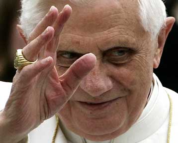 Μουσουλμάνοι λόγιοι απλώνουν «χείρα φιλίας» προς τον Πάπα Βενέδικτο