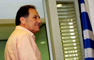 Στο πλευρό του Γιώργου Παπανδρέου τάχθηκε ο Κώστας Λαλιώτης