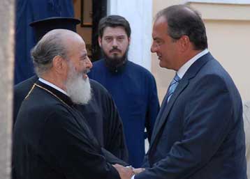 Τουλάχιστον για μία ακόμα εβδομάδα θα παραμείνει στο Μαϊάμι ο Αρχιεπίσκοπος