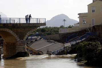 Δύο νεκροί στην Ισπανία από την πρωτοφανή κακοκαιρία