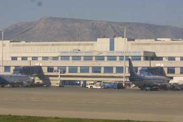 Αναγκαστική προσγείωση αεροσκάφους λόγω φάρσας για βόμβα