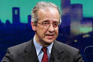 Ο Βάλτερ Βελτρόνι εξελέγη αρχηγός του νέου κόμματος της ιταλικής Κεντροαριστεράς