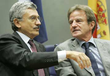 Κυρώσεις κατά της Μιανμάρ από την ΕΕ αν το καθεστώς δεν προχωρήσει σε μεταρρυθμίσεις