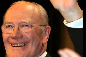 Παραιτήθηκε ο σερ Κάμπελ, ηγέτης των Φιλελεύθερων Δημοκρατών στη Βρετανία