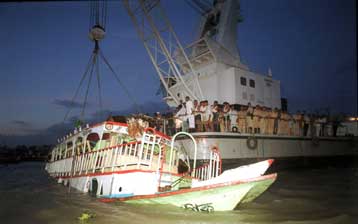 Ναυάγιο στο Μπανγκλαντές με εκατοντάδες θύματα