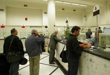 Ο υπερδανεισμός πιέζει ασφυκτικά τον προϋπολογισμό των νοικοκυριών