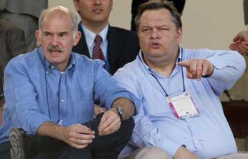 Θα τα πουν στο… γήπεδο την Τετάρτη Γ.Παπανδρέου και Ευ.Βενιζέλος