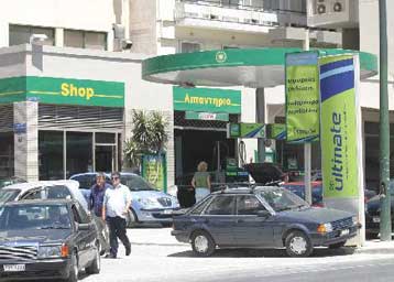 Ντόμινο ανατιμήσεων στην αγορά πυροδοτεί το ράλι του πετρελαίου