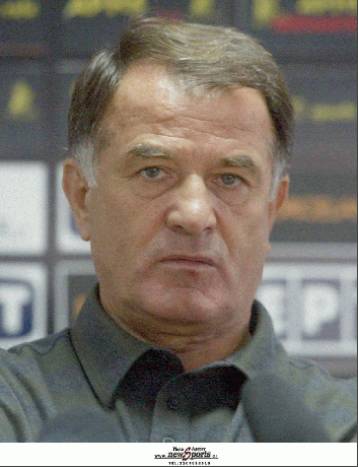 Δεν υπάρχει φαβορί, τονίζει ο Μπάγεβιτς που ζητά πάθος και σοβαρότητα