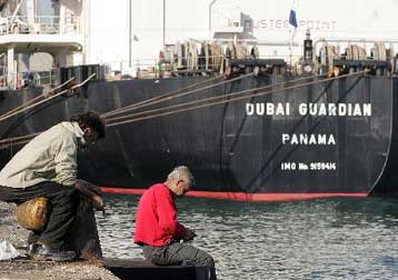 Έρευνες για τον εντοπισμό του πλοιάρχου του Diamond Ι στο λιμάνι της Θεσσαλονίκης