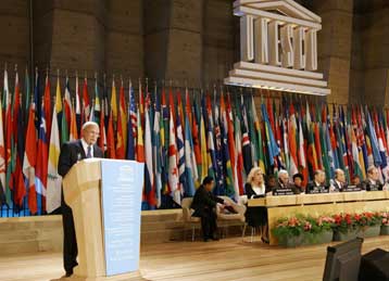 Στήριξη των Αρχών της UNESCO ζήτησε από το Παρίσι ο Πρόεδρος της Δημοκρατίας