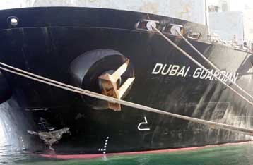 Ακαρπες παραμένουν οι έρευνες εντοπισμού του 50χρονου πλοιάρχου του «Diamond Ι»