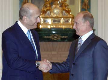 Επίσκεψη- αστραπή του Ολμέρτ στη Μόσχα με θέμα τις πυρηνικές βλέψεις της Τεχεράνης