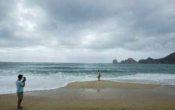 Τροπική καταιγίδα απειλεί τις μεξικανικές ακτές του Ειρηνικού