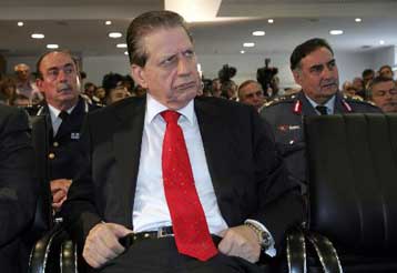 «Είμαι σε βαθιά περισυλλογή» δηλώνει ο Β.Πολύδωρας για τα επόμενά του βήματα