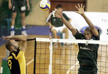 Με αποκλεισμό πέντε αγωνιστικών τιμωρήθηκε ο βολεϊμπολίστας της ΑΕΚ Ρουμελιώτης